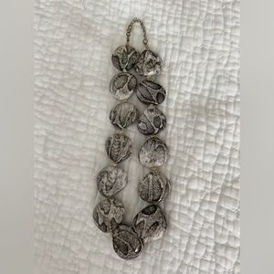 Animal print necklace in very good condition.
